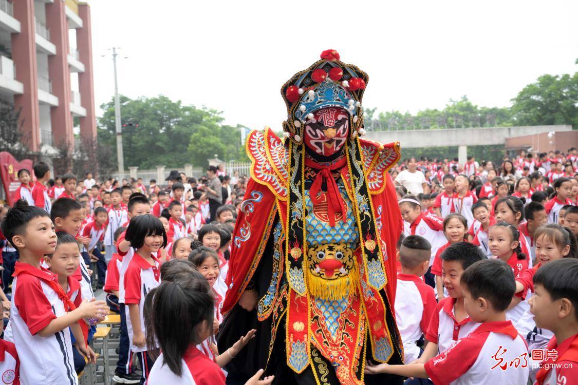 皇冠信用網注册网址_【文化和自然遗产日】非遗薪火代代传 匠心接力续华章
