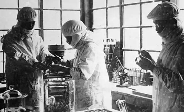 离谱皇冠账号申请！俄罗斯把日本雇佣兵俘虏关笼子里游街示众？和中国有关系？ | 皇冠账号申请